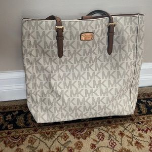 Michael Kors purse